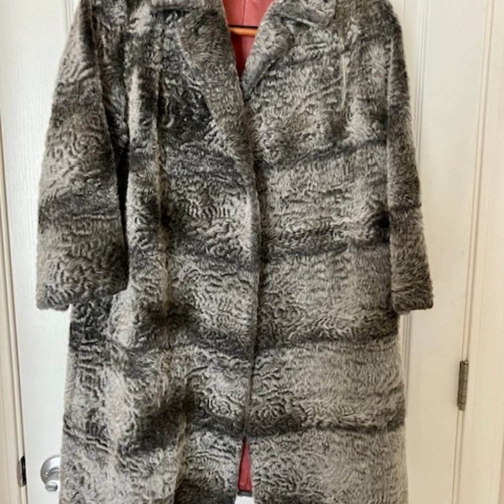 VINTAGE FAUX FUR COAT